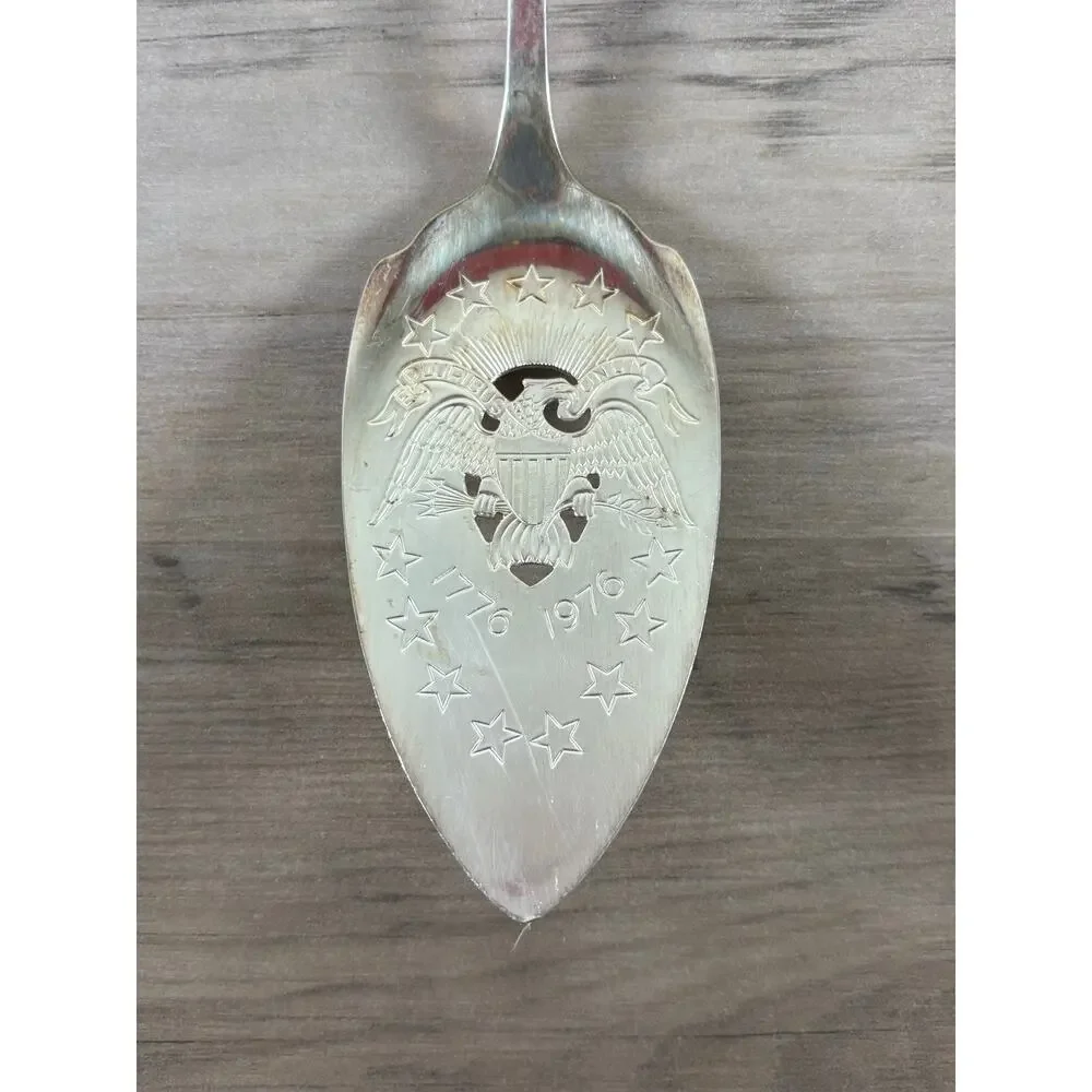 1881 Rodgers Oneida Bi-Centennial 1776-1976 Pie‎ Serving Spoon- EUC